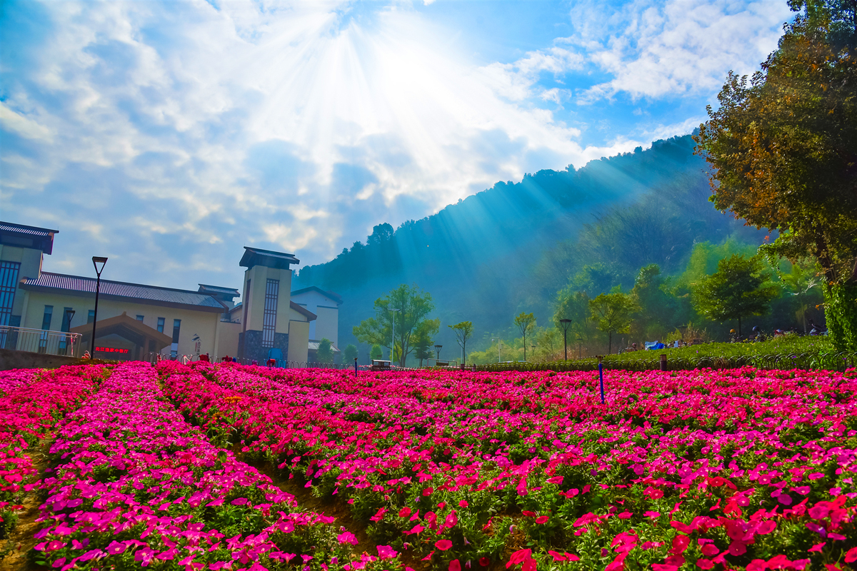 广东清远英德宝晶宫
