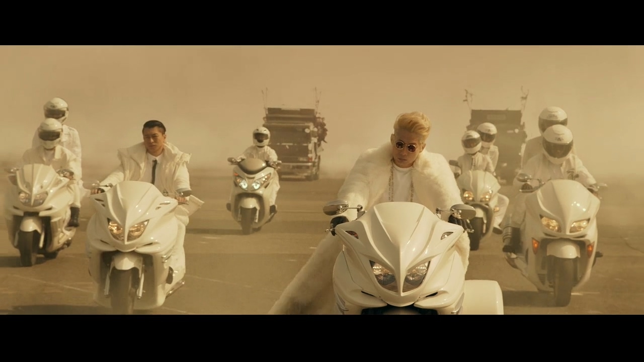  p>《热血街区电影版》是由久保茂昭执导的热血动作片,由exile  a