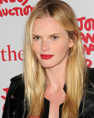  p>安妮·芙雅利茨娜(anne vyalitsyna;1986年3月19日-), a target="