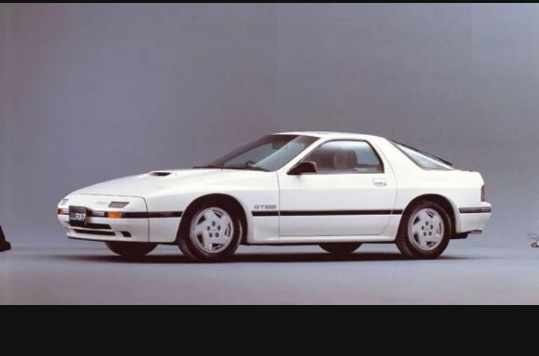 " data-lemmaid="10695991">mazda /a>出产的rx-7系列中第二代车型