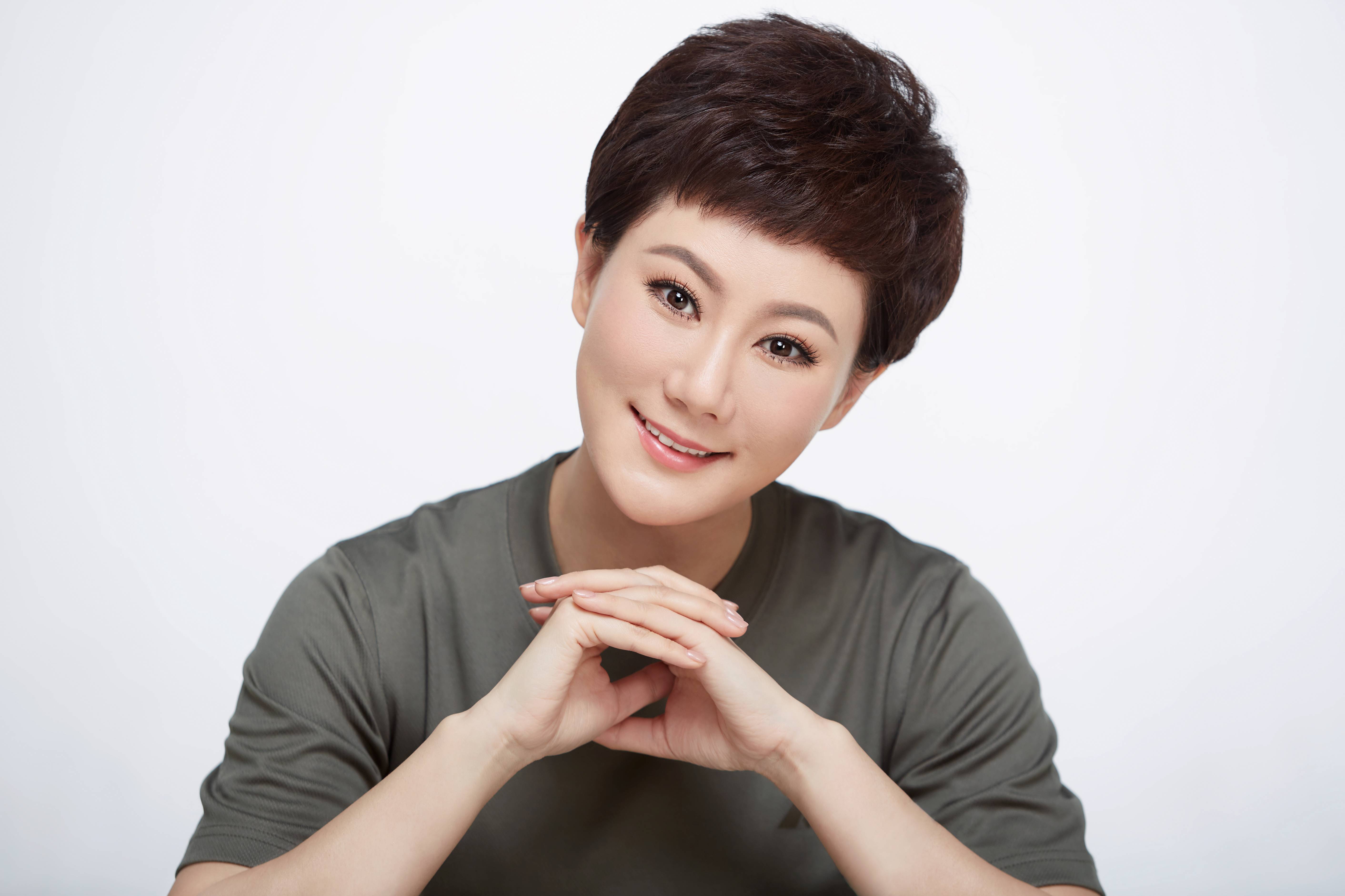  p>叶翠,女高音歌唱家,原战友文工团独唱演员,,现中国煤矿文工团国家