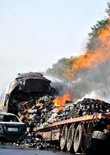  p data-id="go04hf78oc">2014年12月19日,沪蓉高速四川成南苍山段因