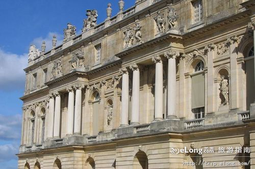  p>凡尔赛宫(法文:ch  teau de versailles)位于 a target="_blank"