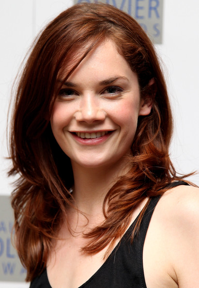  p>露丝·威尔森 i>(ruth wilson) /i>,1982年1月13日生于英国萨里