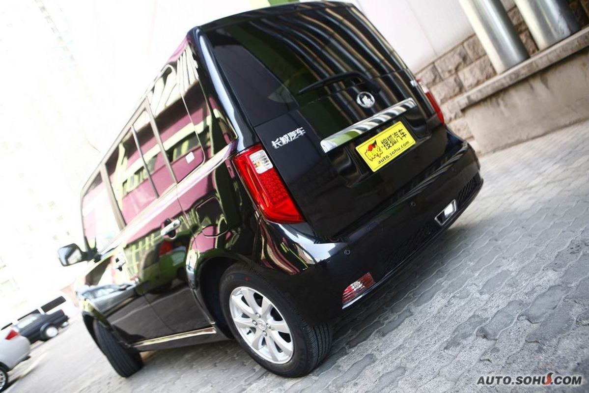  p>长城"酷熊"coolbear,其外型一反盛行的流线型轿车外形,是中国第