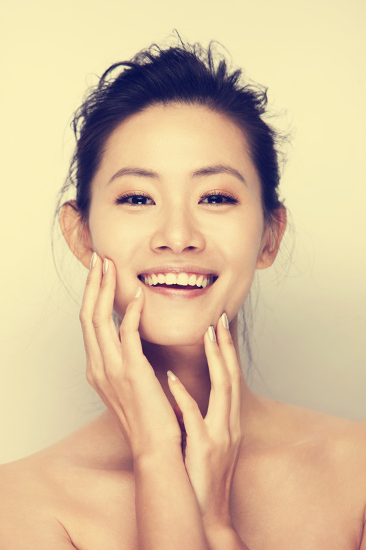  p>宋梓侨 i>(原名宋海梅) /i>,出生于辽宁省丹东市,毕业于 a target=