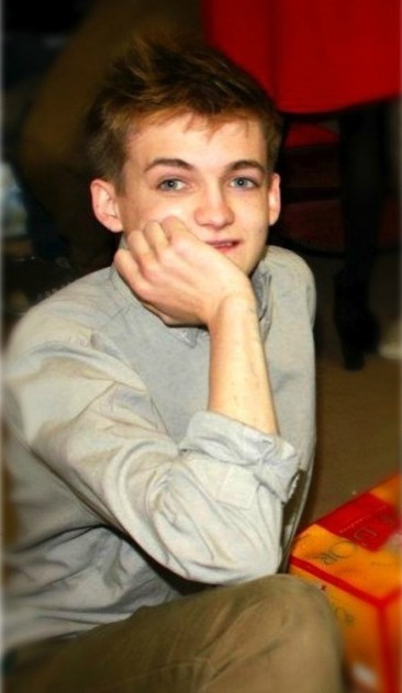  p>杰克·格里森 i>(jack gleeson) /i>,1992年5月20日出生于爱尔兰