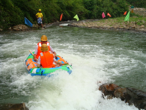  p>杭州仙山谷激浪漂流旅游景区地处杭州余杭区鸬鸟镇 a target="