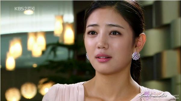  p>李泰林(         ),1986年10月5日出生于韩国蔚山广域市,韩国女