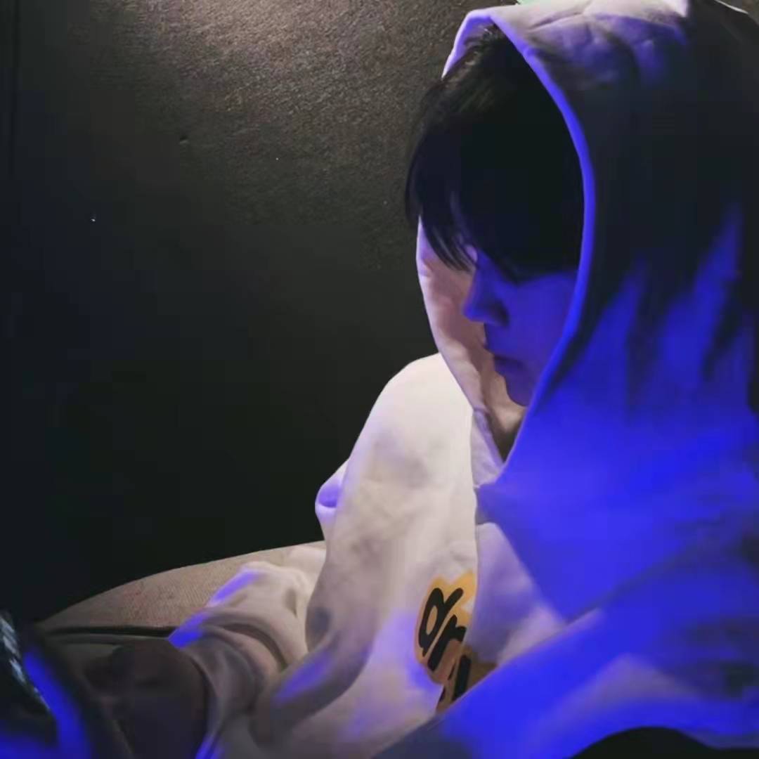  p data-id="snjrartmynaw">呆呆破,华语男歌手