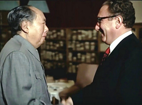 <p>基辛格与毛泽东