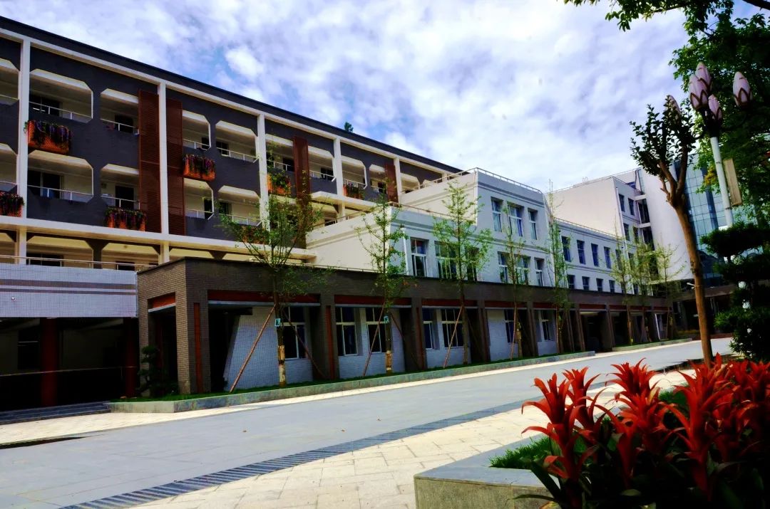 成都市第十八中学校