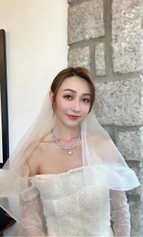 黄嘉雯照片