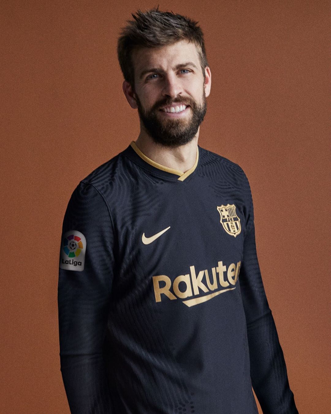  p>杰拉德·皮克(gerard piqué),全名杰拉德·皮克·伯纳乌(gerard