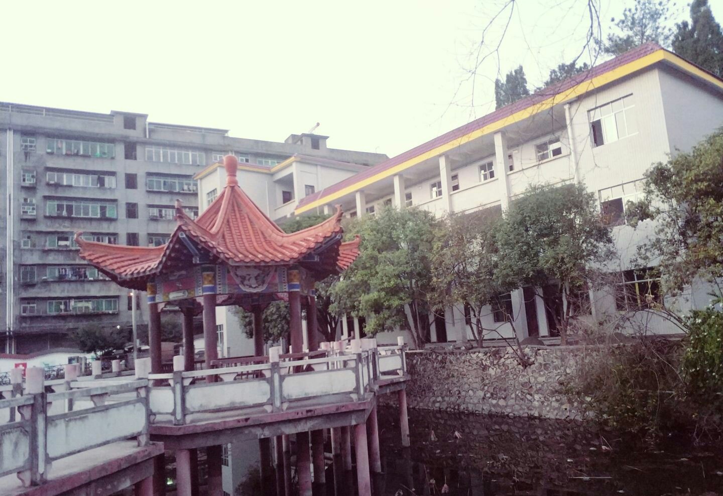 江西省信丰中学