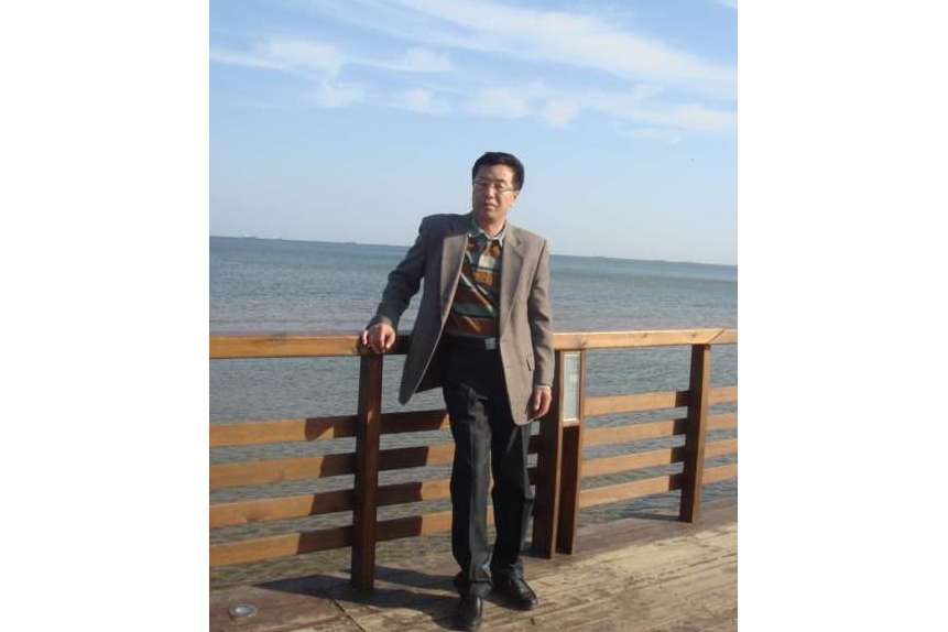  p data-id="gnb4gqbzgh">朴哲浩,朝鲜族,男,1963年1月出生,博士毕业