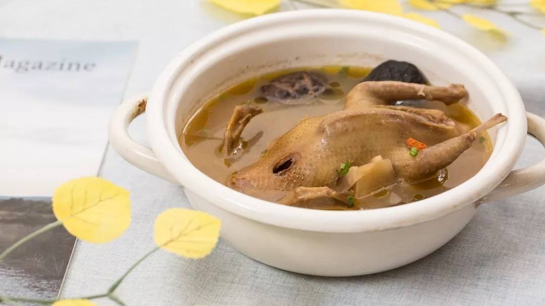 香菇枸杞鸽子汤