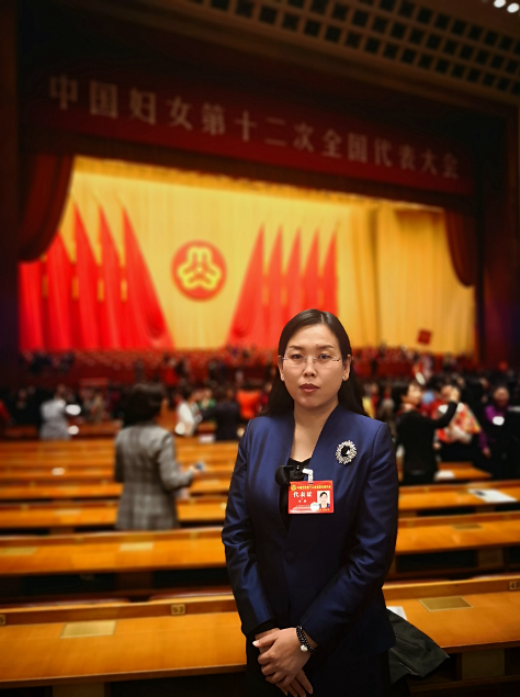李静
