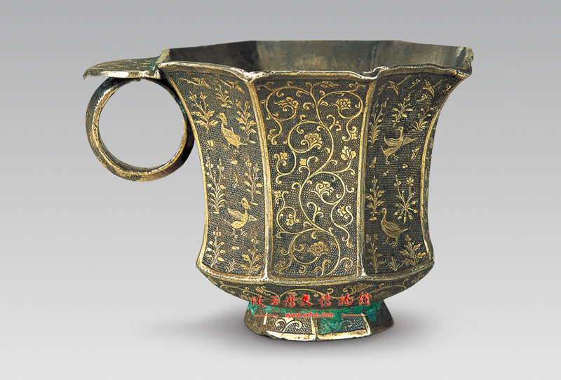 鎏金蔓草花鸟纹八棱银杯