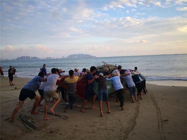 推船是用于顶推驳船和<a target="