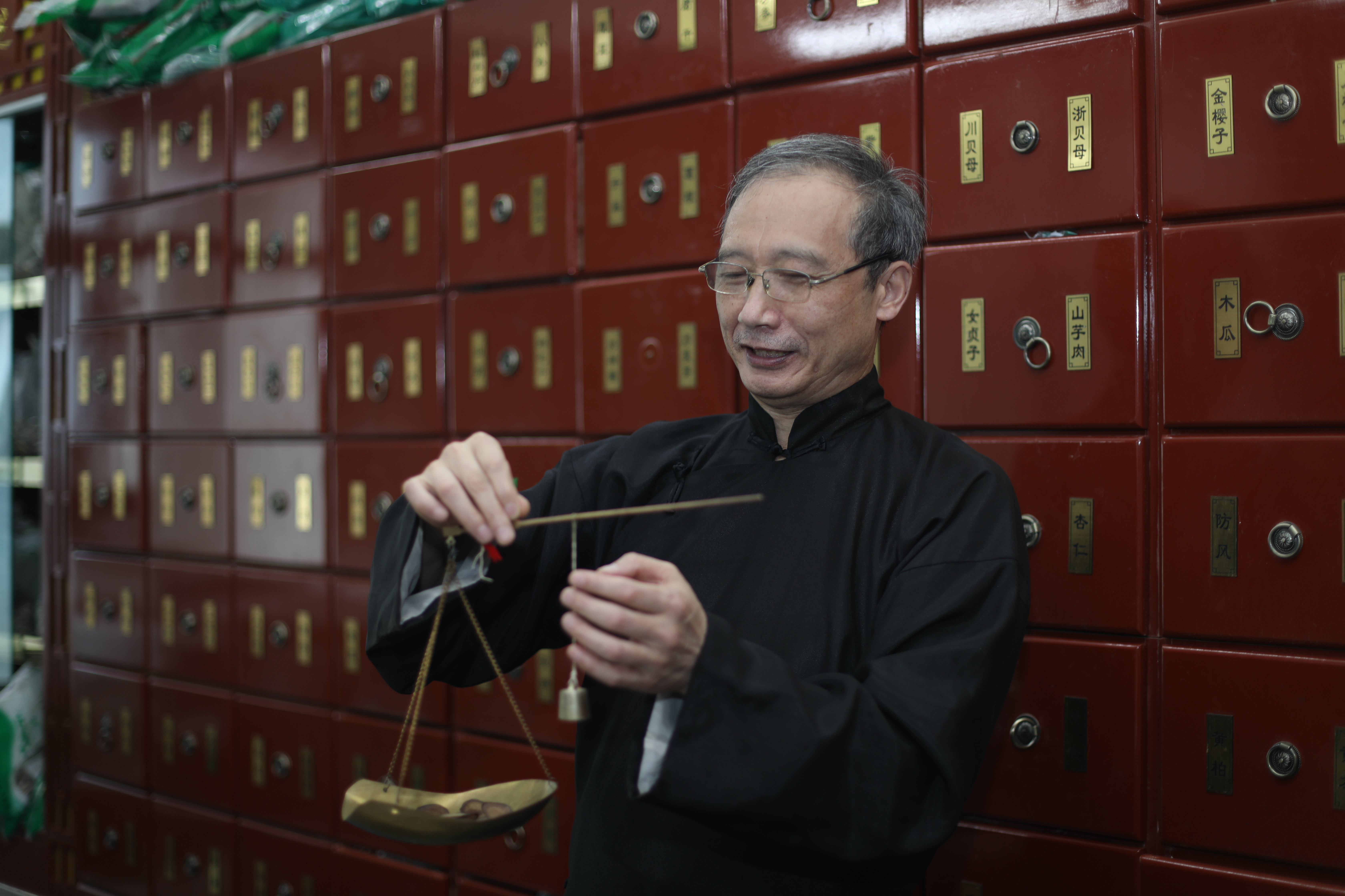  /p> p>性别:男; /p> p>医师级别:执业医师; /p> p>执业类别:中医; 