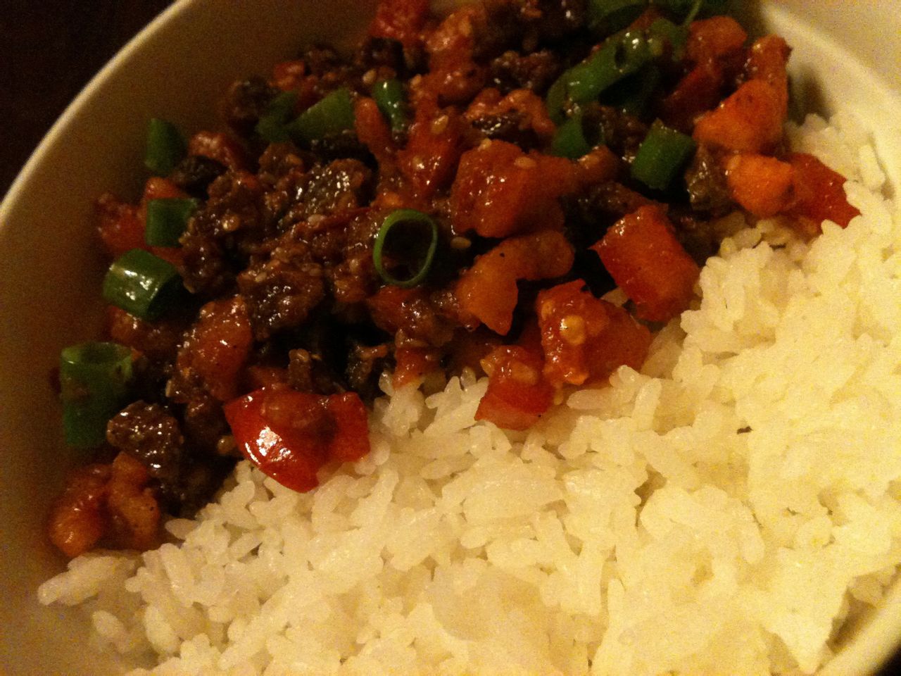 香辣牛肉西红柿盖饭