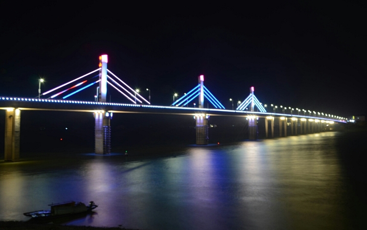  p>先锋村位于衡湘交界之处,丘陵地带,是湖南省衡山县白果镇的一个