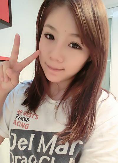  p data-id="gnwqetl0tp">苏仨,中国内地女歌手,代表作品有《爱疯》