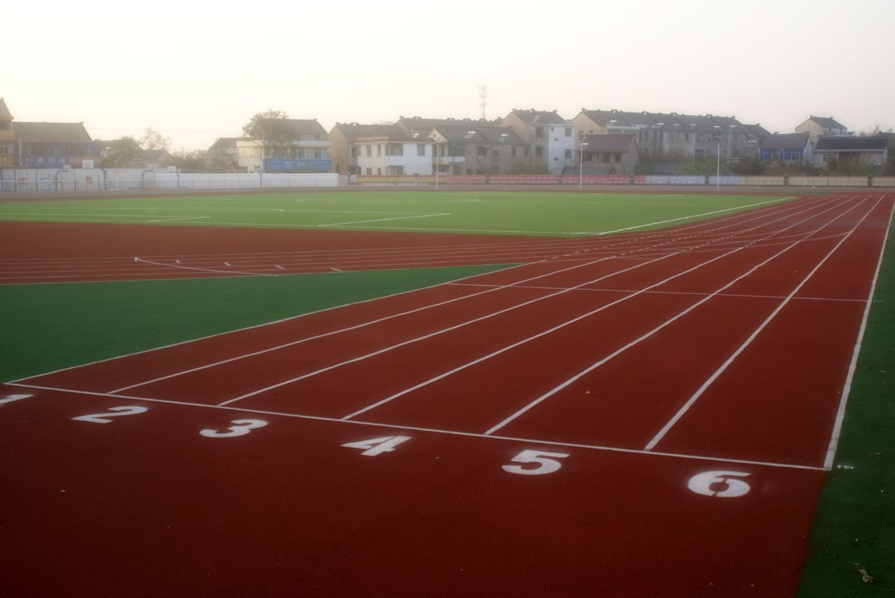  p> b>姜堰区张甸初级中学 /b>,地处黄桥老区的千年古镇张甸镇老镇区