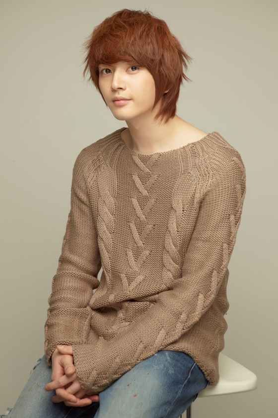  p>金成帝,1986年11月17日出生,韩国男歌手.