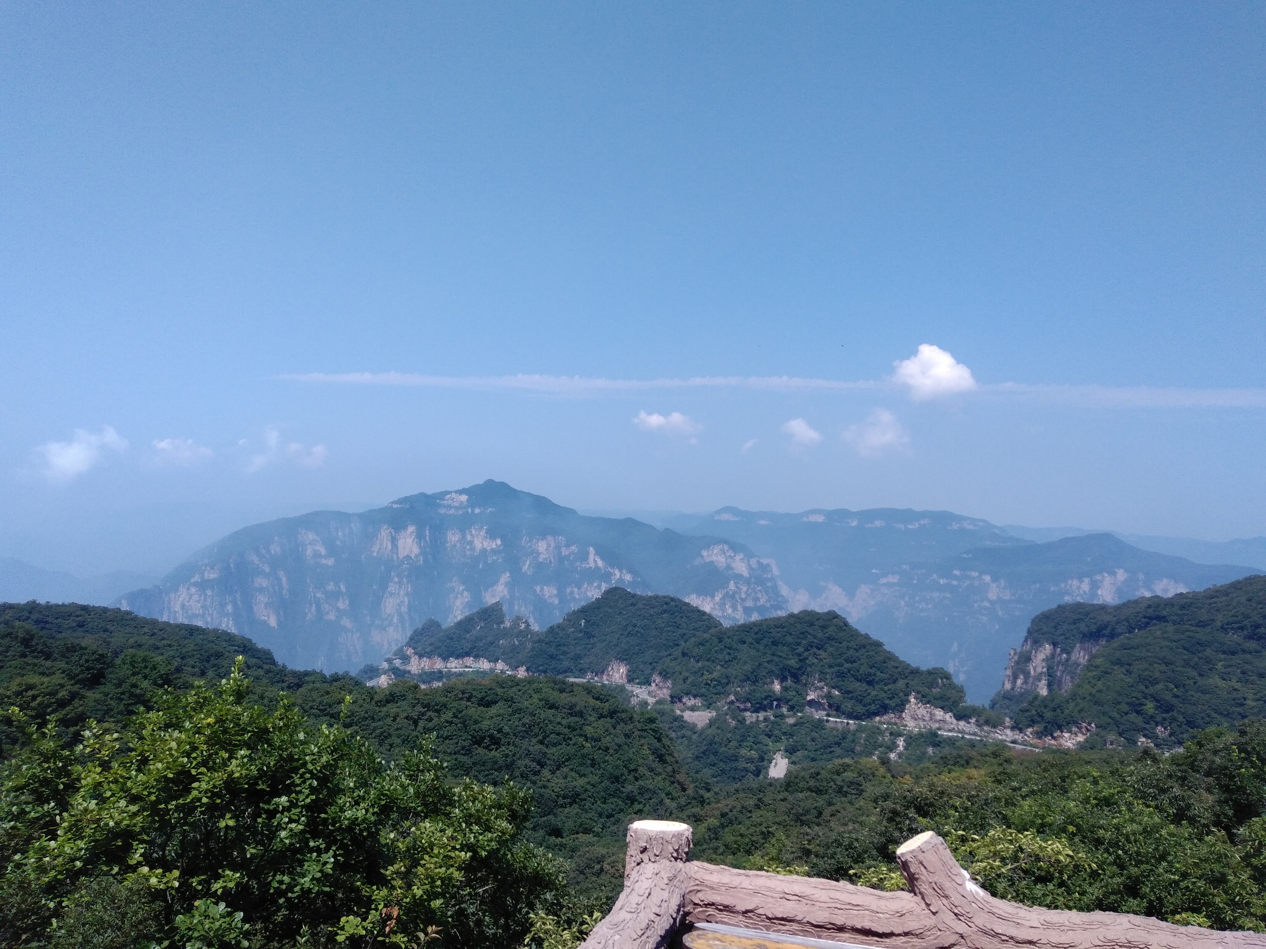  p>云台山风景区,位于河南省 a target="_blank" href="/item/焦作市