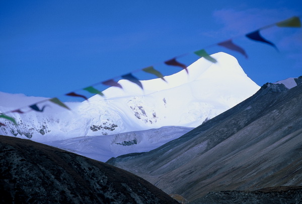  p>桑丹康桑雪山是西藏二十五座最高的山峰之一,位于 a target="