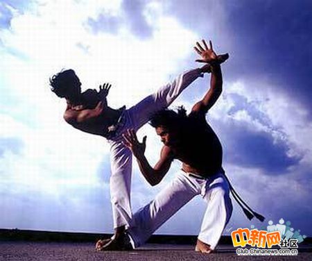  p>卡波耶拉(capoeira),也叫卡迫威啦,香港称为巴西战舞,是一种16世纪