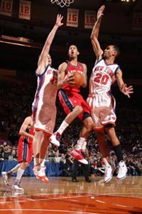 id="4983231">跑轰 /a>",指的是以高速流畅的轮转运动为主要战术特点