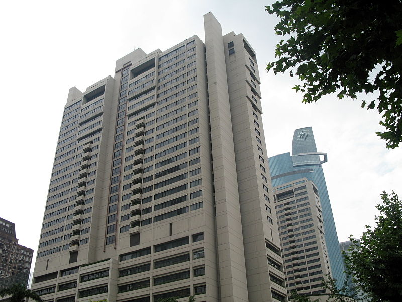  p>英国驻沪总领事馆 (外滩)位于外滩33号,是上海外滩建筑群中最古老