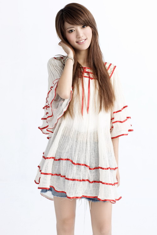  p>阿兰·达瓦卓玛,艺名阿兰 i>(alan) /i>,1987年7月25日出生于四川