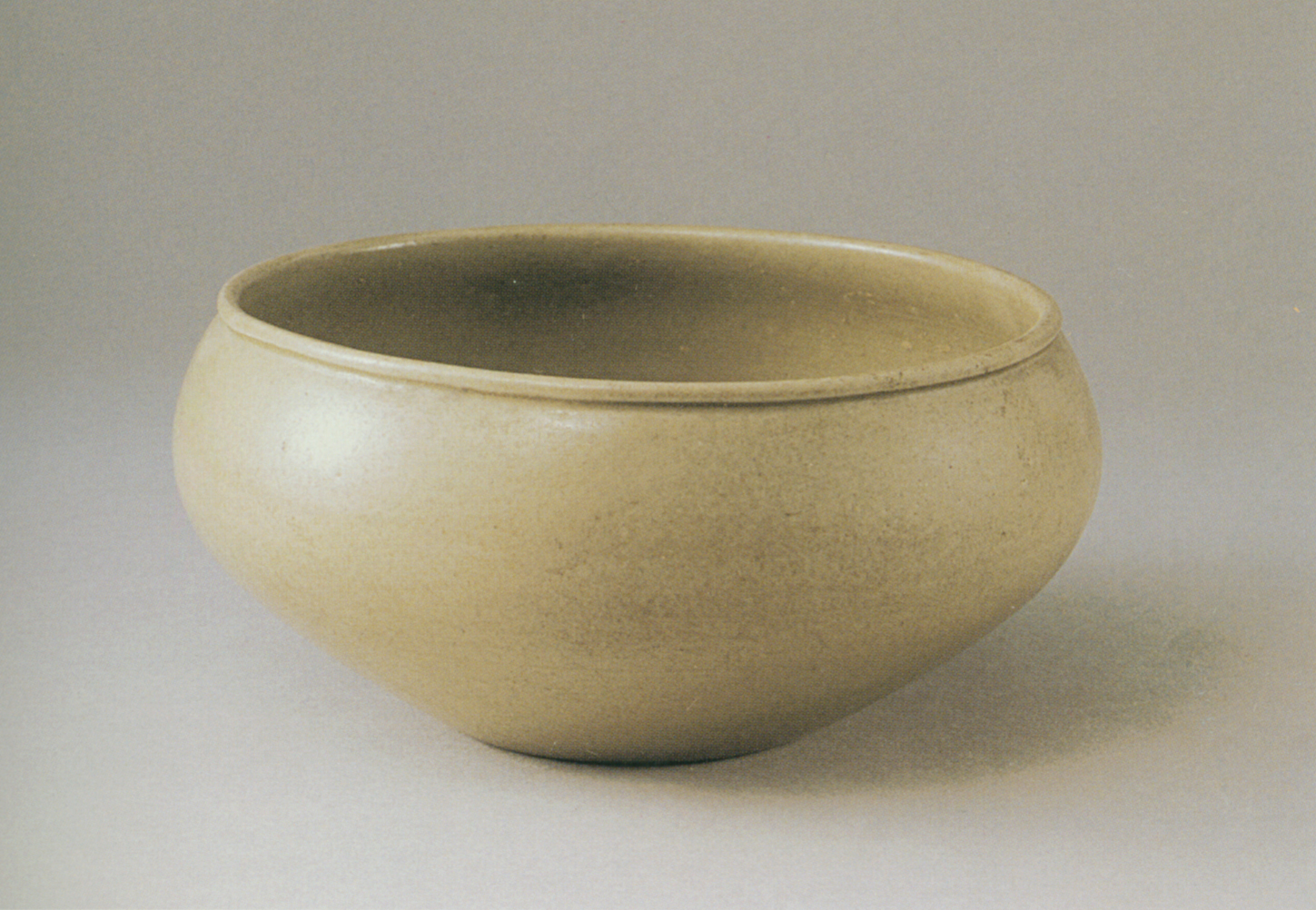 五代瓯窑青釉钵