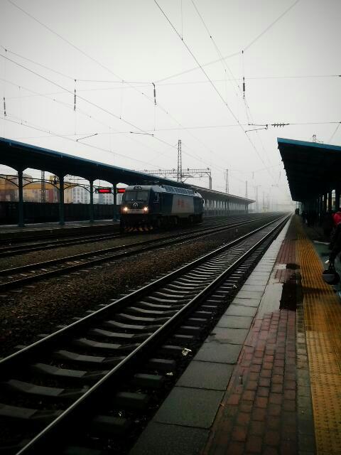9d1zu">瓦房店站(wafangdian railway station),位于中国辽宁省大连市