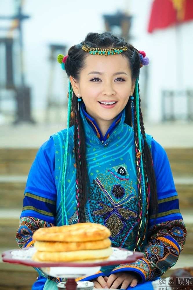  p>邓莎,1985年12月8日出生于湖南株洲,中国内地女演员.