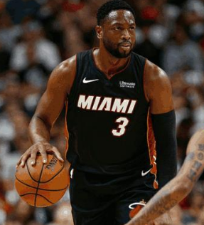  p>德怀恩·韦德(dwyane wade),1982年1月17日出生于美国 a target="