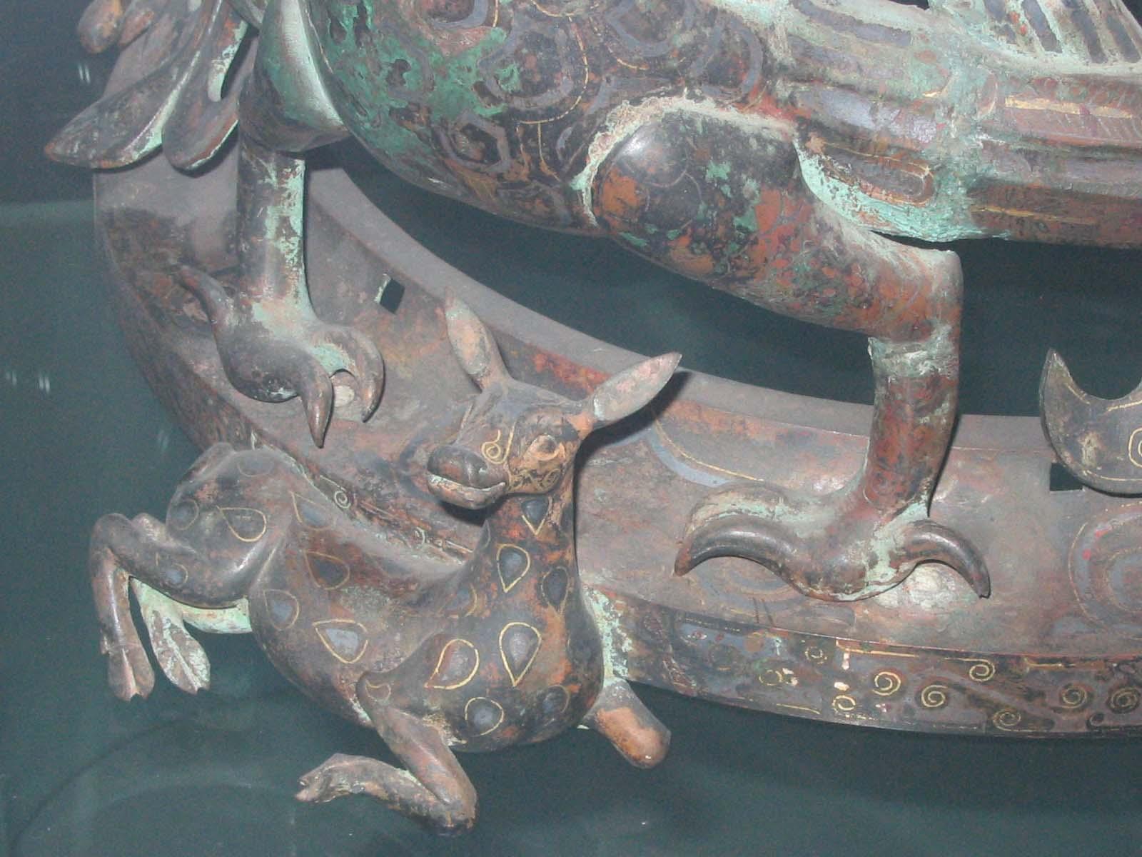 错金银四龙四凤铜方案座