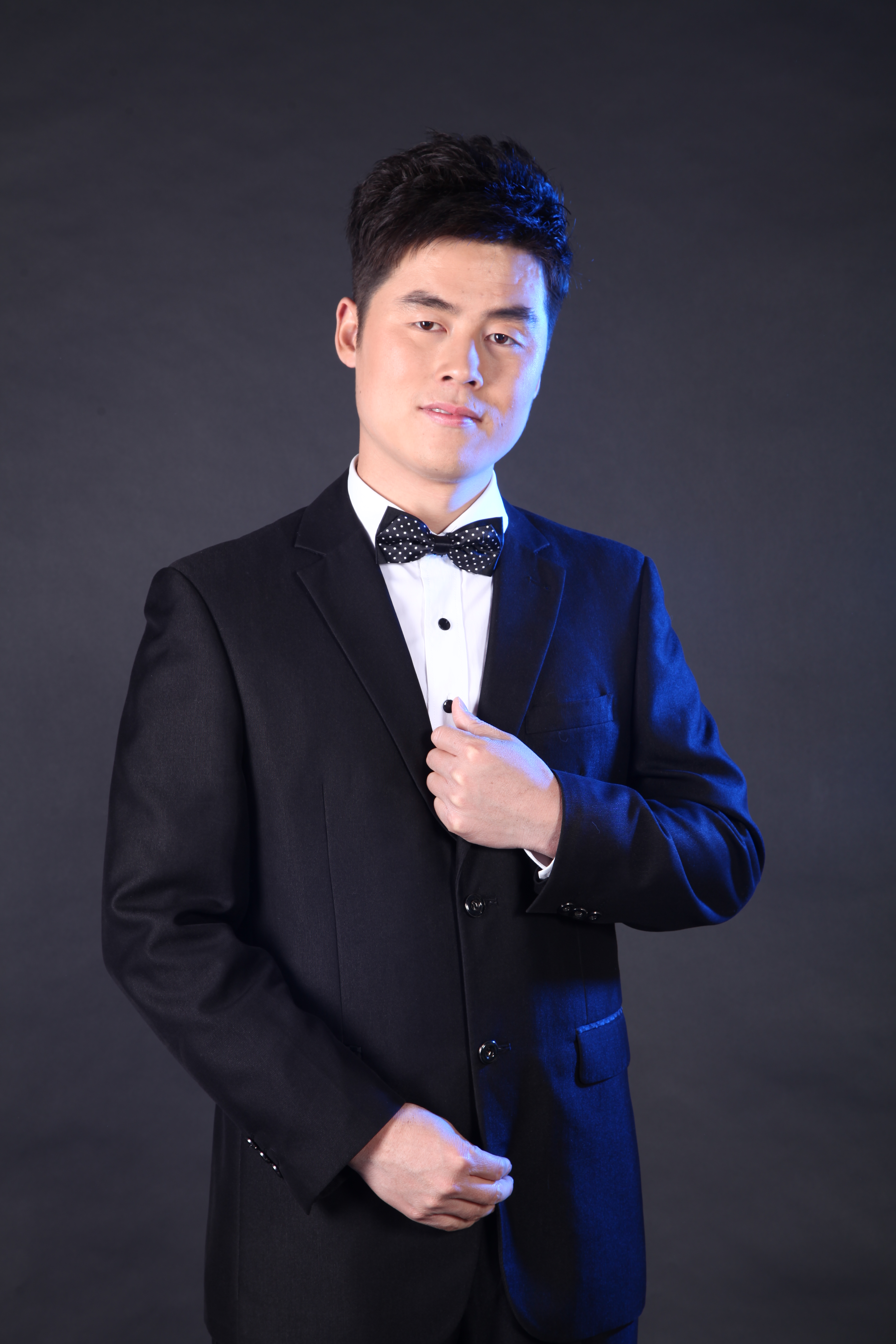  p data-id="gnzfz3b758">杨学超,湖北随州人,青年歌唱家,音乐唱作人