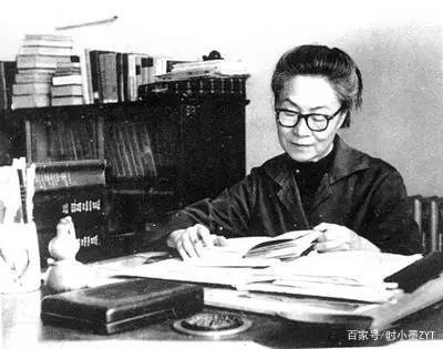杨绛先生：书虽然不能帮你解决所有问题，却能给你一个更好的视角_百科TA说