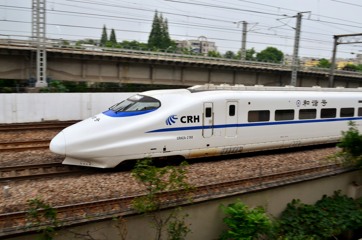 中国高铁crh2型电动车组