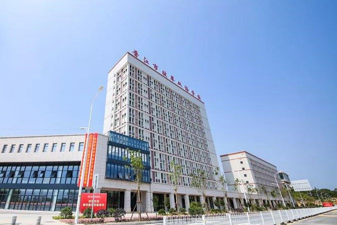 晋江市拔萃双语学校