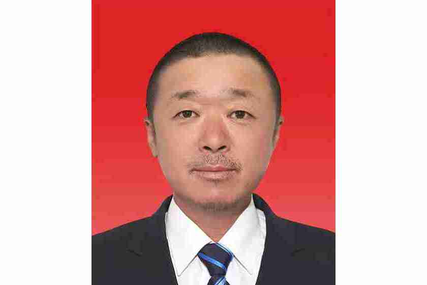  p>王龙,现任中国铁路哈尔滨局集团有限公司加格达奇工务段盘古线路