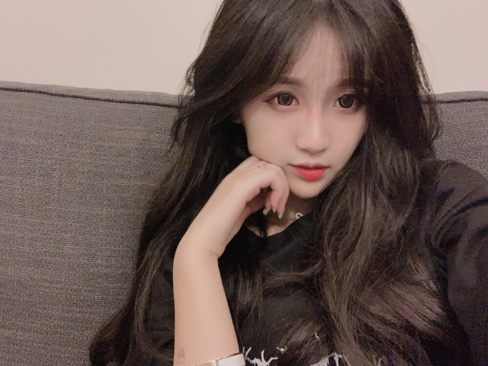  p data-id="go06w20g2d">杨清柠,女,本名杨