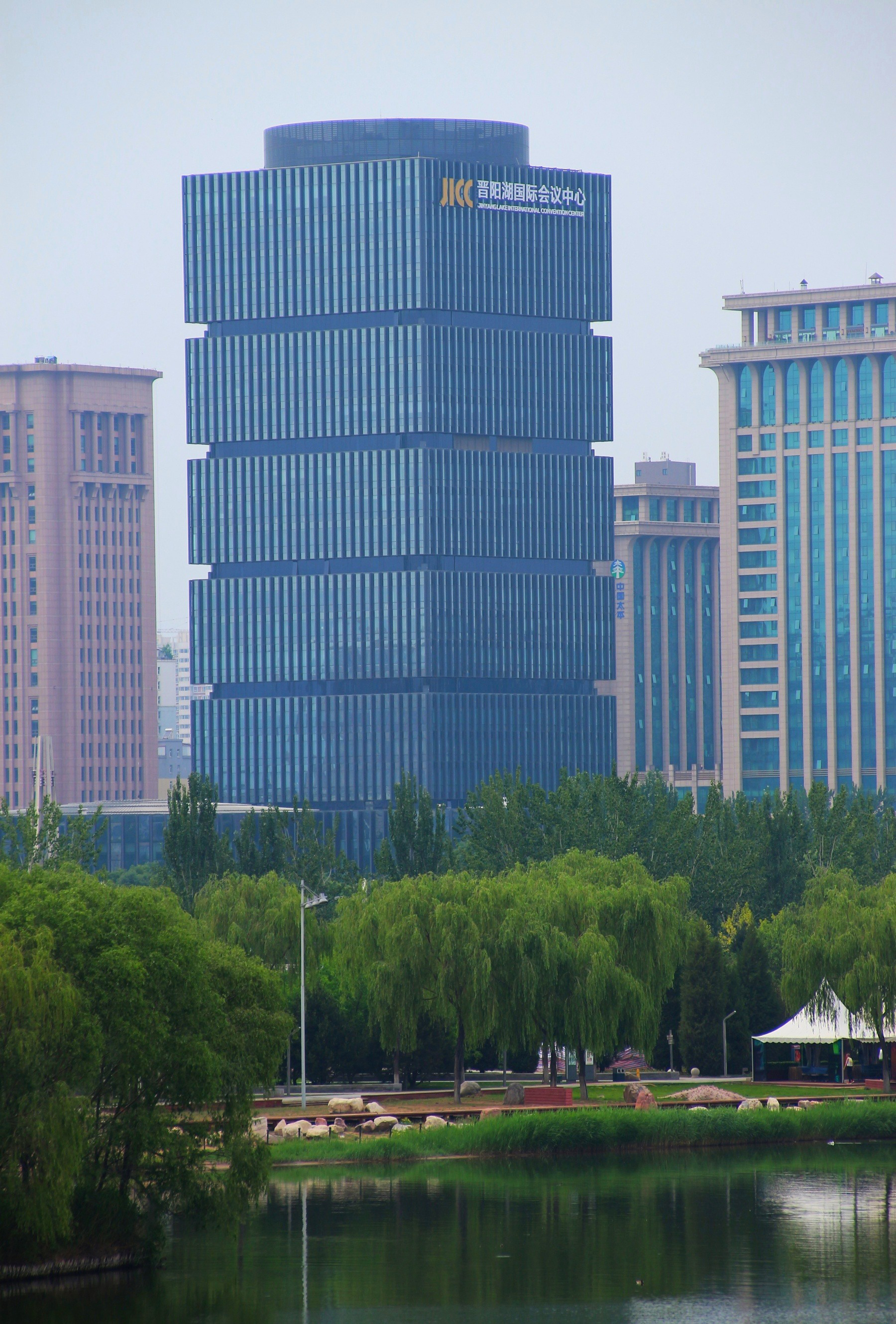 湖国际会议中心位于 a target="_blank" href="/item/山西省/365266"
