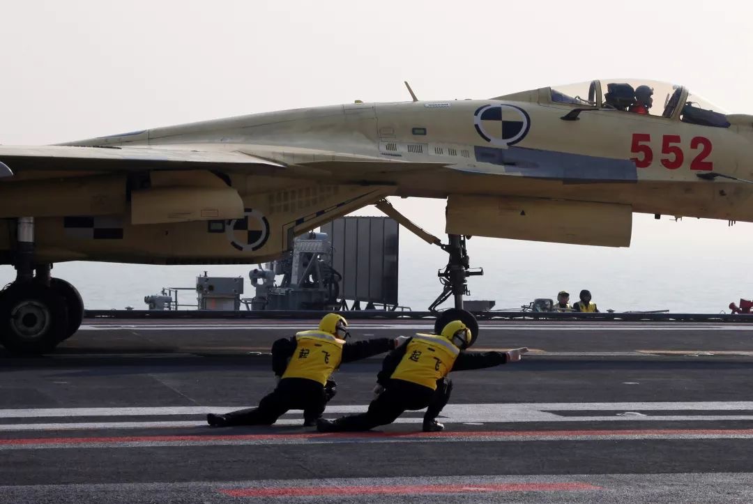 起飞style"为中国首艘航母" a target="_blank" href="/item/辽宁号