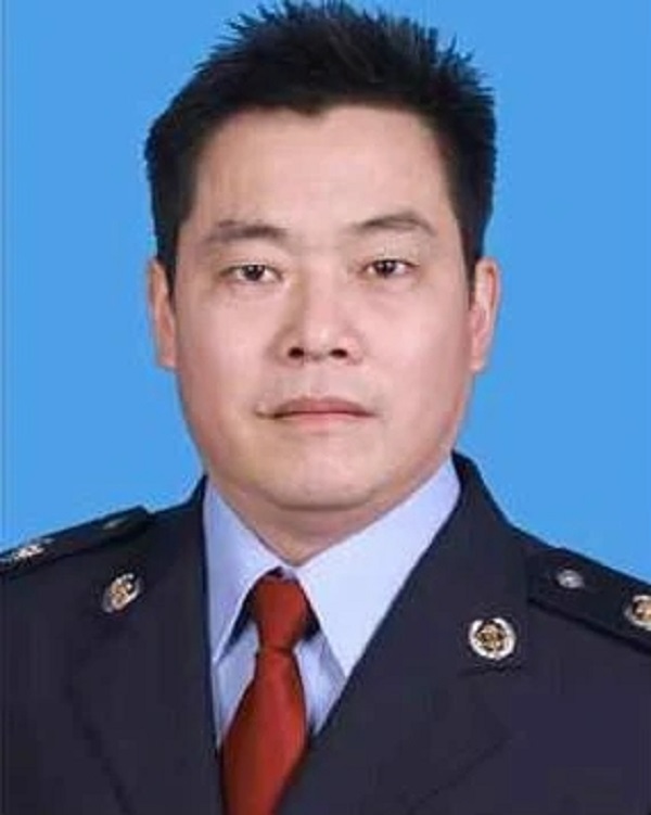  p data-id="gn58spmdhh">翁长青,男,汉族,1969年7月生,湖北蕲春人